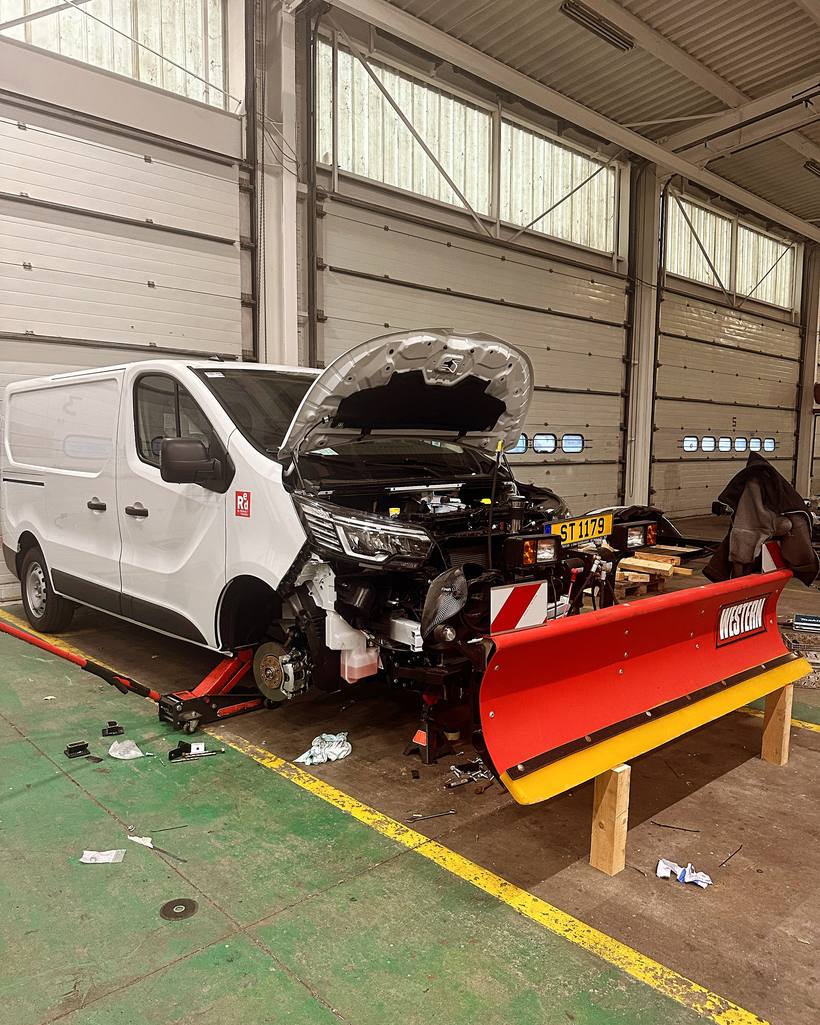 Montage en atelier sur utilitaire Renault Trafic par Technic Hayon